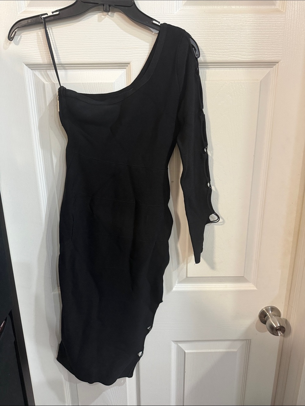 Guess by Marciano Black One-Shoulder Midi Dress with Buttoned Sleeve